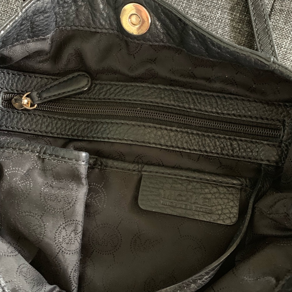Authentic Michael Kors Crossbody - Picture 5 of 5